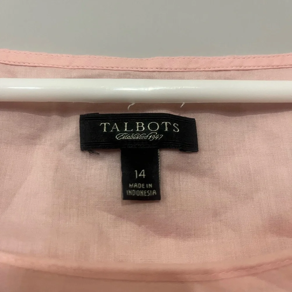 Pink‎ Ruffled Sleeveless Top - Picture 2 of 6